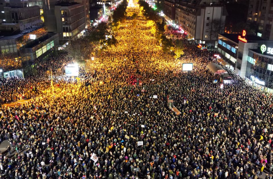 Arhiv javnih skupova: Oko 22.000 ljudi bilo na protestu u Novom Sadu