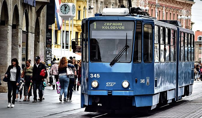 Godišnje emigrira između 15 i 60 hiljada građana Srbije: Vojvođani u Mađarsku i Hrvatsku