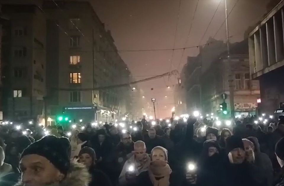 VIDEO: 2025. dočekana u potpunoj tišini i na beogradskom Studentskom trgu