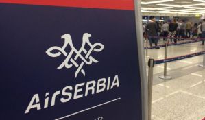 Još dva aviona Er Srbije odnela medicinsku pomoć Italiji, sutra poslednja dva leta