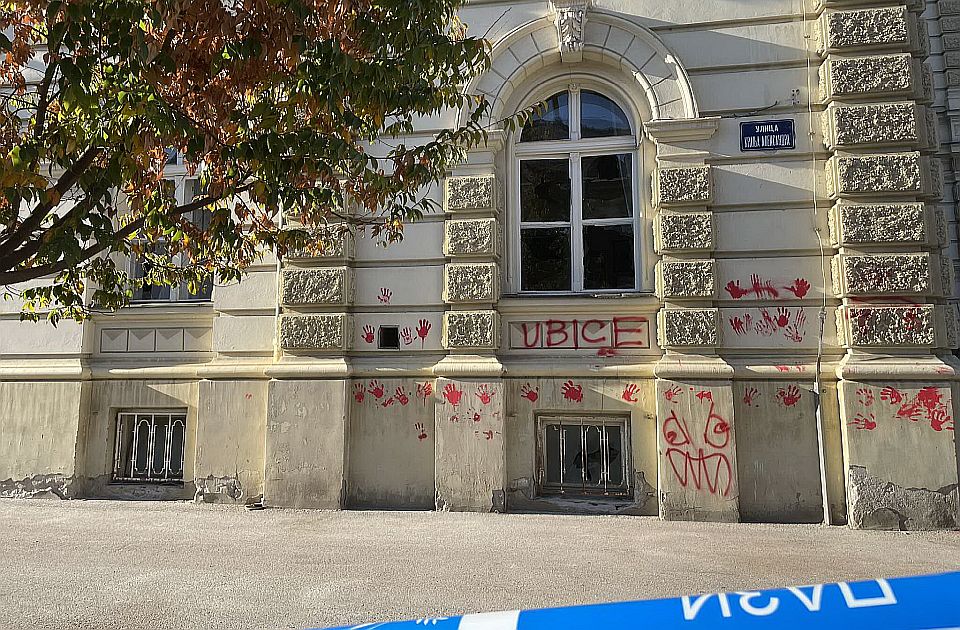 Objavljeno kakva je šteta na Gradskoj kući: Na fasadi, kabinetu gradonačelnika, kancelarijama...