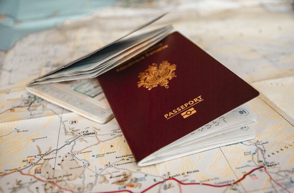 Objavljena nova lista najmoćnijih pasoša na svetu: Singapur ima najjači, Srbija na 34. mestu