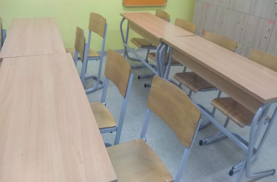 Vojvodić Mitrović: Školska godina ukinuta na nasilan, ponižavajući i uvredljiv način