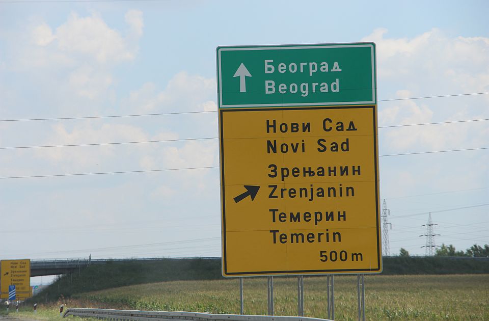 Udes na auto-putu ka Beogradu, kolona duga više kilometara: Šta se dešava u saobraćaju u Novom Sadu