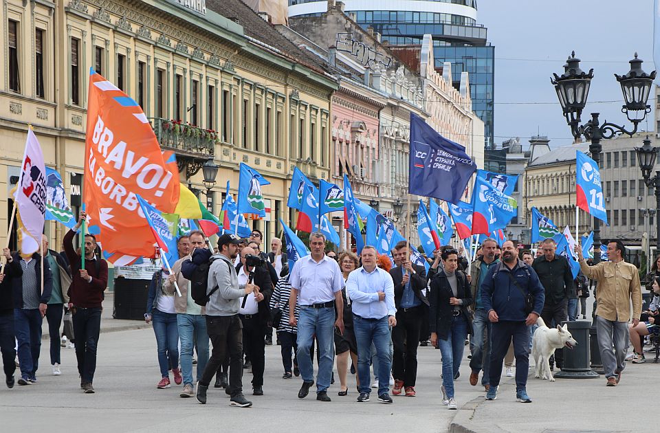 "Udruženi za slobodan Novi Sad": SNS krade i bilborde, lažni poziv na bojkot
