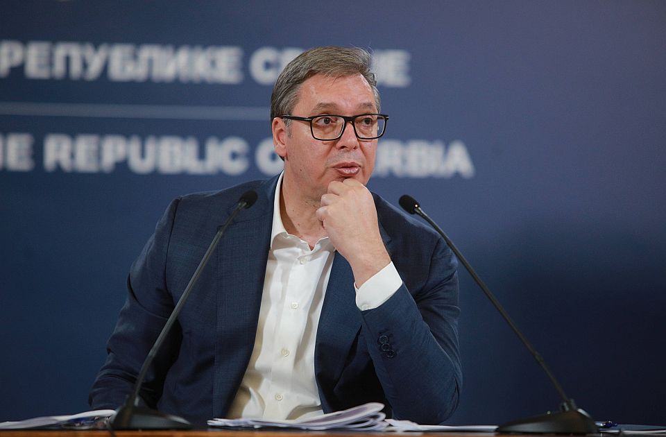 Od "nije rađena nadstrešnica" do "Vesić je moj drug": Vučić izlazio van svojih ustavnih ovlašćenja