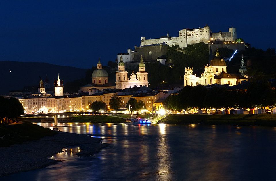 Salcburg usred turističke sezone ranije gasi javnu rasvetu