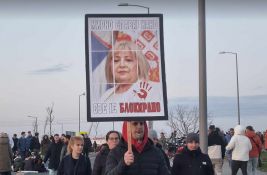 FOTO Poruke sa protesta: Hajde gari, nemoj da ti mrsko, sada stvaramo nešto istorijsko