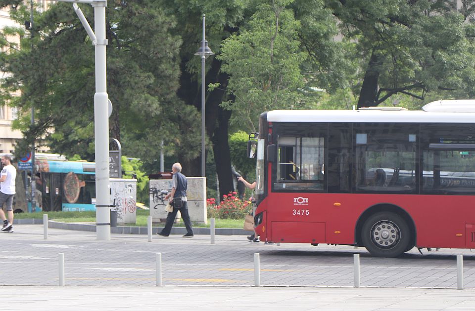 Uhapšen vozač autobusa u Beogradu zbog sumnje da je polno uznemiravao maloletnu osobu